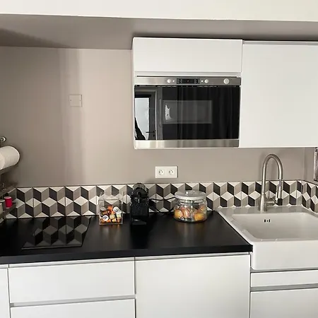 Le Bonheur De La Campagne A La Ville - Grand Studio En Plein Coeur De La Ville Apartment Nîmes